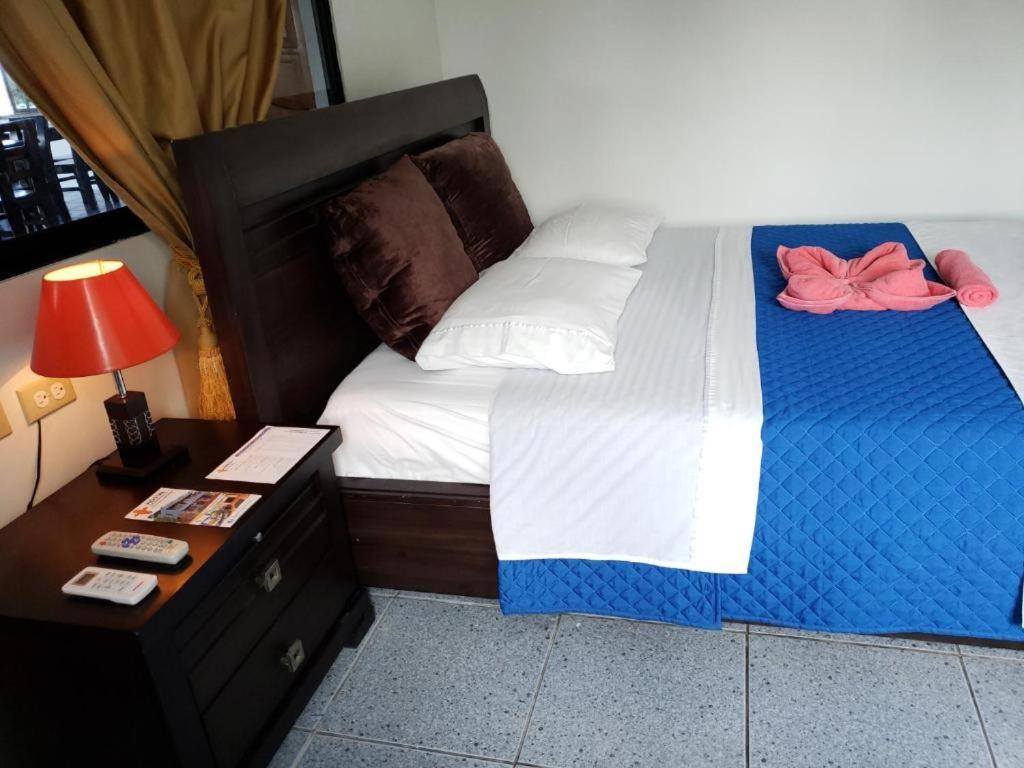 Flightless Cormorant Hotel Puerto Ayora  Ngoại thất bức ảnh