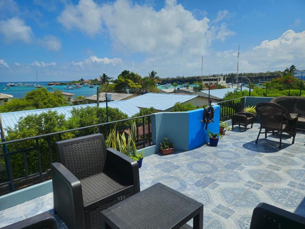 Flightless Cormorant Hotel Puerto Ayora  Ngoại thất bức ảnh
