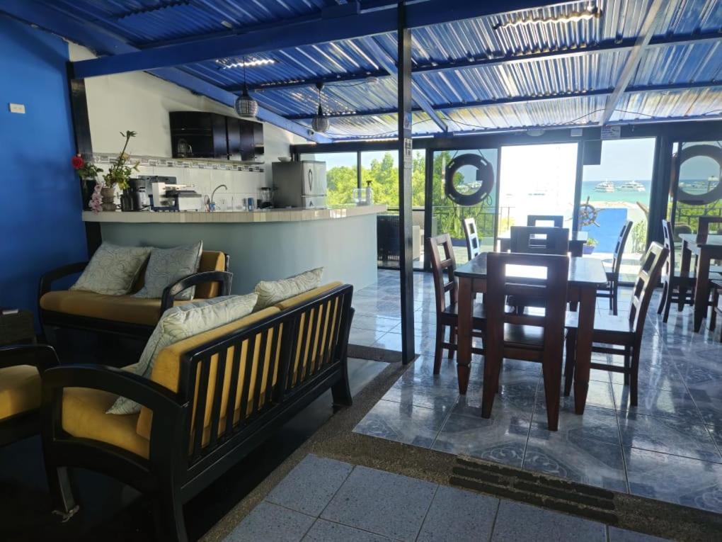 Flightless Cormorant Hotel Puerto Ayora  Ngoại thất bức ảnh