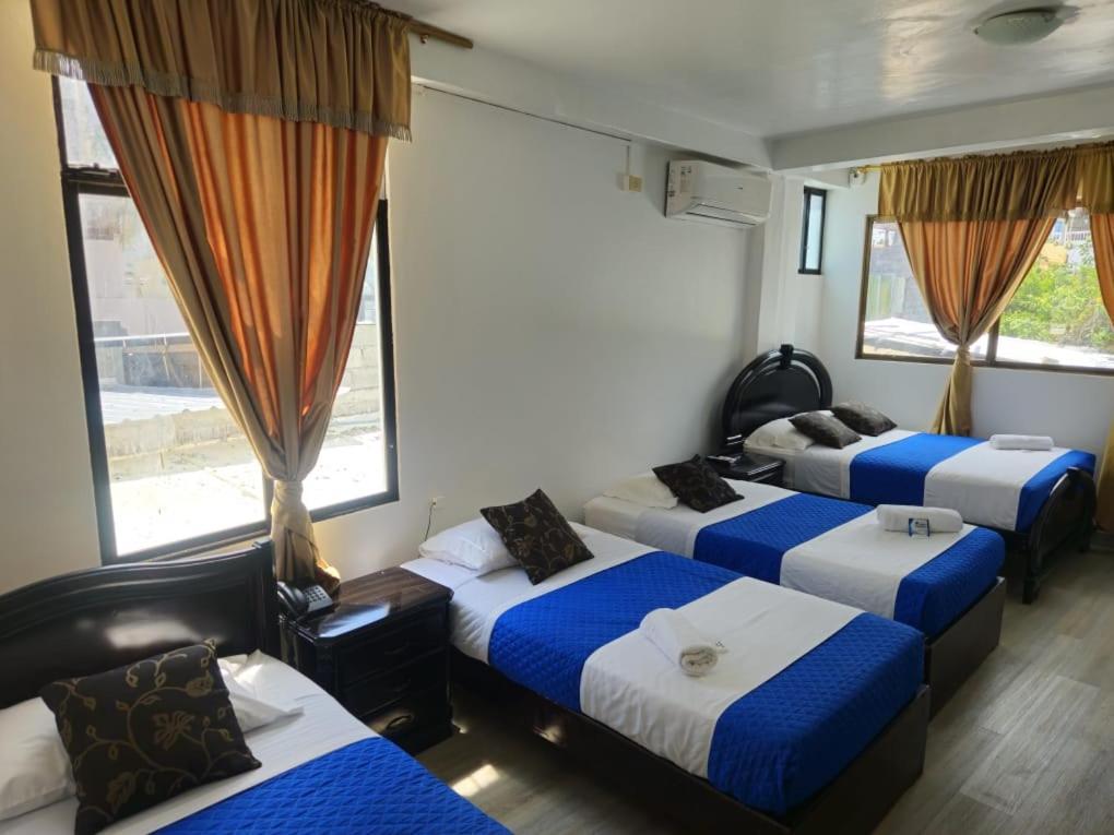 Flightless Cormorant Hotel Puerto Ayora  Ngoại thất bức ảnh