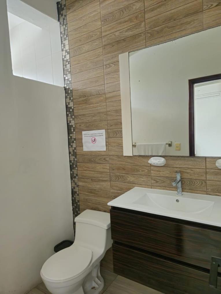 Flightless Cormorant Hotel Puerto Ayora  Ngoại thất bức ảnh