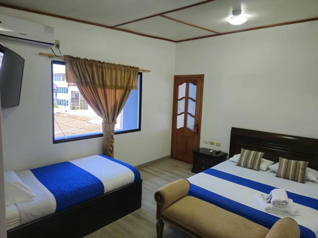 Flightless Cormorant Hotel Puerto Ayora  Ngoại thất bức ảnh