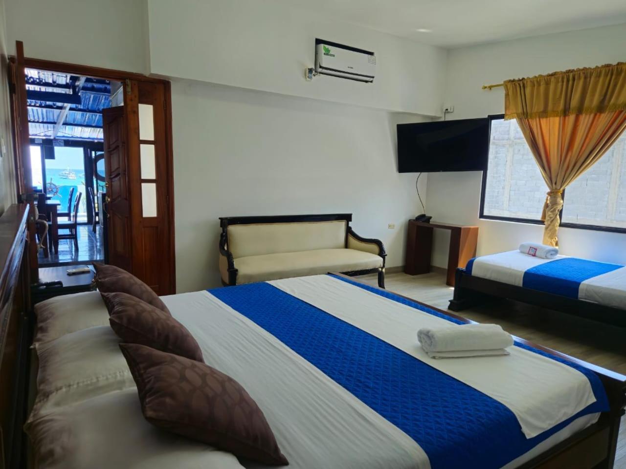 Flightless Cormorant Hotel Puerto Ayora  Ngoại thất bức ảnh